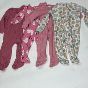 Baby Girl Onesies Set Size 6-9M (4 Onesies)